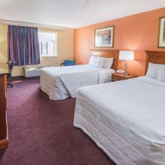 Отель Days Inn Columbus North Колумбус комната для гостей фото 4