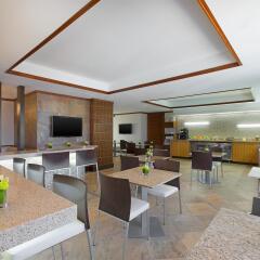 Отель The Westin Resort Guam США, Тамунинг - 9 отзывов об отеле, цены и фото номеров - забронировать отель The Westin Resort Guam онлайн интерьер отеля