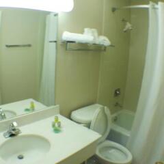 Отель Belvedere Motel США, Элкхарт - отзывы, цены и фото номеров - забронировать отель Belvedere Motel онлайн ванная фото 2