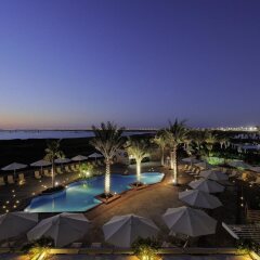 Отель Park Inn by Radisson, Abu Dhabi Yas Island бассейн фото 3