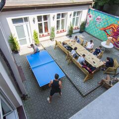 Brix Hostel Прага балкон