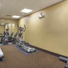 Отель Holiday Inn Express & Suites Somerset Central фитнесс-зал фото 3
