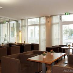 Отель Holiday Inn Express Munich Airport гостиничный бар