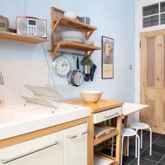 Отель Charming 2-bedroom apt in the Heart of West End Глазго в номере