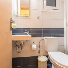 Отель Elegant Home in Quiet Street Греция, Афины - отзывы, цены и фото номеров - забронировать отель Elegant Home in Quiet Street онлайн ванная