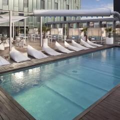 Отель The Level At Melia Barcelona Sky бассейн