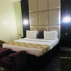 Отель De Brit Hotel Нигерия, г. Бенин - отзывы, цены и фото номеров - забронировать отель De Brit Hotel онлайн комната для гостей фото 3