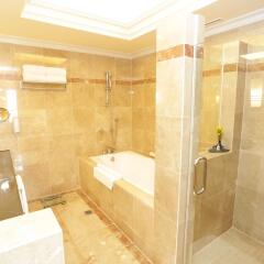 Lotte Legend Hotel Saigon ванная