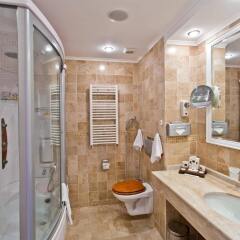 Grand Hotel Pomorie in Pomorie, Bulgaria from 115$, photos, reviews - zenhotels.com bathroom photo 3