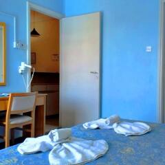 Отель Daphne Hotel Apartments Кипр, Пафос - 5 отзывов об отеле, цены и фото номеров - забронировать отель Daphne Hotel Apartments онлайн комната для гостей