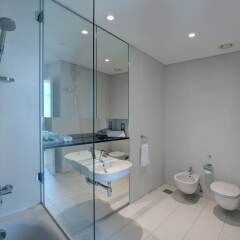 Апартаменты J5 Holiday Homes 1 BR Apartment ванная