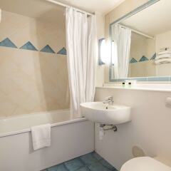 Отель Campanile Cannes Ouest - Mandelieu Канны ванная фото 2