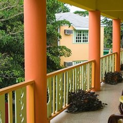 Отель Grand Pineapple Beach Negril All Inclusive Ямайка, Негрил - отзывы, цены и фото номеров - забронировать отель Grand Pineapple Beach Negril All Inclusive онлайн балкон