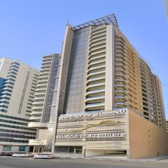 Отель Al Majaz Premiere Hotel Apartment ОАЭ, Шарджа - 1 отзыв об отеле, цены и фото номеров - забронировать отель Al Majaz Premiere Hotel Apartment онлайн вид на фасад
