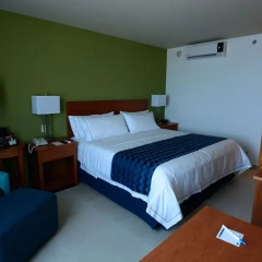 Отель Holiday Inn Express Cabo San Lucas Мексика, Кабо-Сан-Лукас - отзывы, цены и фото номеров - забронировать отель Holiday Inn Express Cabo San Lucas онлайн сейф в номере