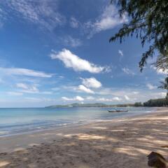 Отель Best Western Premier Bangtao Beach Resort & Spa пляж