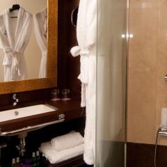 Ayre Hotel Astoria Palace ванная