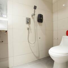 Отель ZEN Rooms Chinatown KL Малайзия, Куала-Лумпур - отзывы, цены и фото номеров - забронировать отель ZEN Rooms Chinatown KL онлайн ванная