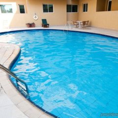 Retaj Residence Al Sadd in Doha, Qatar from 144$, photos, reviews - zenhotels.com pool