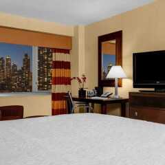 Отель Hampton Inn Manhattan-Times Square North США, Нью-Йорк - 1 отзыв об отеле, цены и фото номеров - забронировать отель Hampton Inn Manhattan-Times Square North онлайн сейф в номере