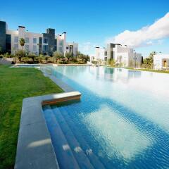 Отель El Plantio Golf Resort бассейн