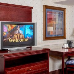 Отель Four Queens Hotel and Casino (No Resort Fee) США, Лас-Вегас - отзывы, цены и фото номеров - забронировать отель Four Queens Hotel and Casino (No Resort Fee) онлайн