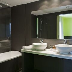 Отель Athens Center Square Hotel Греция, Афины - 3 отзыва об отеле, цены и фото номеров - забронировать отель Athens Center Square Hotel онлайн ванная фото 2