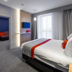 Гостиница Holiday Inn Express Moscow - Khovrino комната для гостей фото 2