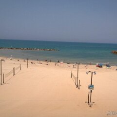 Отель Crowne Plaza Tel Aviv Beach пляж фото 2