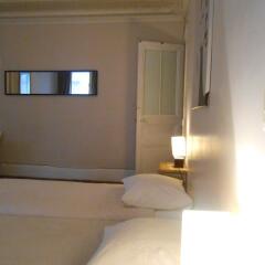 Апартаменты Apartment Le Marais Rosiers Париж комната для гостей фото 3