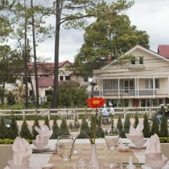 Отель La Sapinette Hotel Вьетнам, Далат - отзывы, цены и фото номеров - забронировать отель La Sapinette Hotel онлайн балкон
