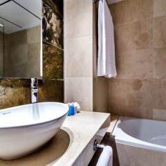 Отель El Plantio Golf Resort ванная