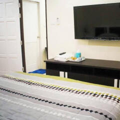 Отель Rompon Guesthouse Патонг удобства в номере