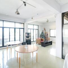 OYO 117 King One Suvarnabhumi Hotel бассейн