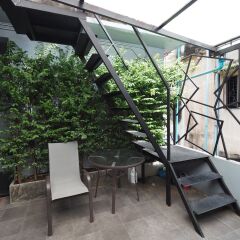 Shayne Hostel Бангкок с домашними животными