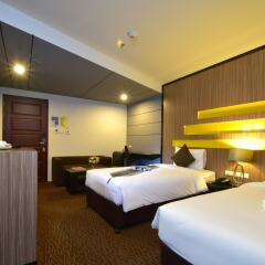 Siam Oriental Hotel сейф в номере