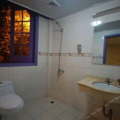 Отель Shanghai Soho Bund International Youth Hostel Китай, Шанхай - отзывы, цены и фото номеров - забронировать отель Shanghai Soho Bund International Youth Hostel онлайн ванная