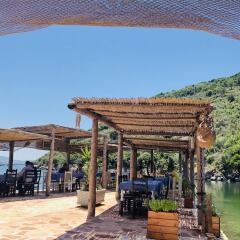 Отель The Mussel House Саранда бассейн