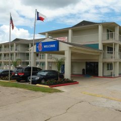 OYO Hotel Houston/Humble - IAH Airport / HWY 59 in Humble, United States of America from 51$, photos, reviews - zenhotels.com parking