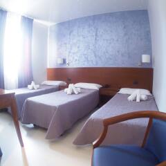 Hotel Montescano Сан-Мартино-Сиккомарио комната для гостей фото 2