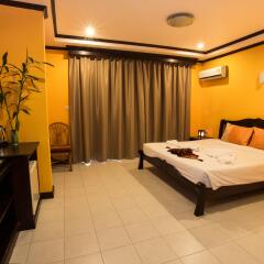 Отель The Grand Orchid Inn комната для гостей