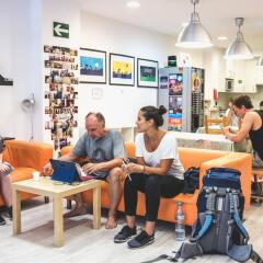 Hostel One Ramblas гостиничный бар