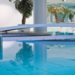 Отель Park Inn by Radisson Copenhagen Airport бассейн