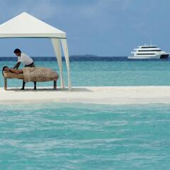 Отель Four Seasons Resort Maldives at Kuda Huraa бассейн