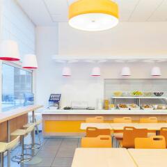 Отель ibis budget Antwerpen Centraal Station гостиничный бар