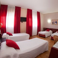 Hotel Master Альбиньязего комната для гостей фото 4