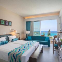 Отель Cavo Maris Beach комната для гостей фото 5