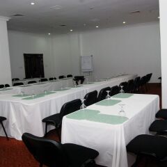 Отель Hawthorn Suites By Wyndham Abuja фото 2