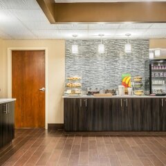 Отель Quality Inn & Suites Mall of America - MSP Airport США, Блумингтон - отзывы, цены и фото номеров - забронировать отель Quality Inn & Suites Mall of America - MSP Airport онлайн питание