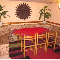 Отель Family Hotel Karov Болгария, Чепеларе - отзывы, цены и фото номеров - забронировать отель Family Hotel Karov онлайн балкон